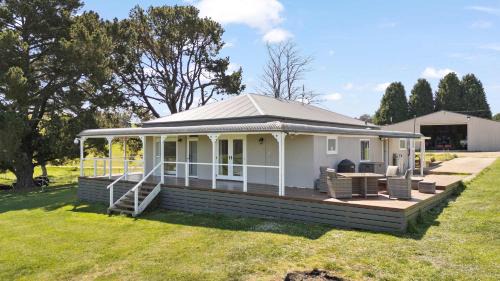 Meadow Flat Casa | Rosevilla Retreat - Beautiful Farm Getaway