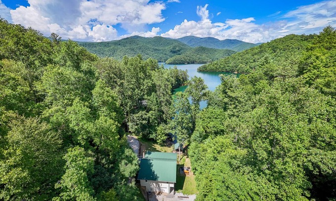 Robbinsville Casa | Rosie`s Cabin on Fontana Lake