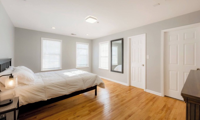 Oxon Hill Casa | Rosier Suites