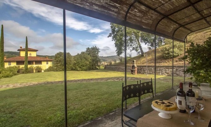 San Giovanni Valdarno Apartamento | Rosmarino by Interhome