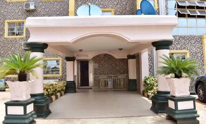 Benin City Hotel | Rosrit Hotel and Suites