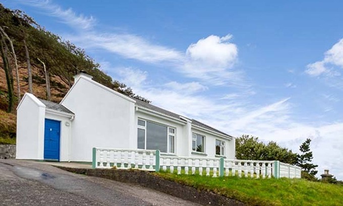 Glenbeigh Cabaña | ROSSBEIGH BEACH COTTAGE NO 4, pet friendly in Glenbeigh, County Kerry