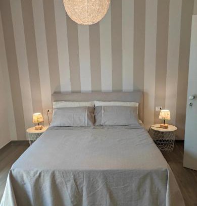 Pesaro Casa | Rossetto e cocciolato - Stanza indipendente con bagno privato a Pesaro