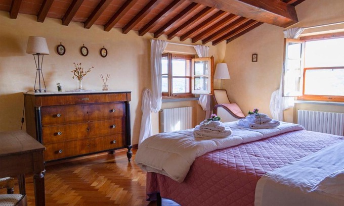 Panzano in Chianti Cama Y Desayuno | Rosso Del Chianti