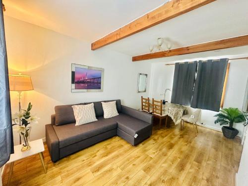 Rosyth Casa | Rosyth 3 Bedroom home-Near Edinburgh & M90 With Free Parking