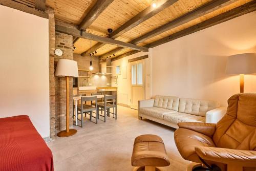 Sulzbach an der Murr Apartamento | Rote Wohnung - Ferienwohnung (Goldenes-Häusle)