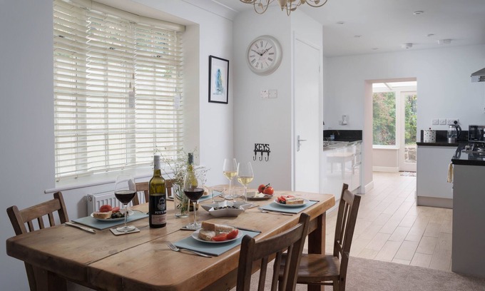 Chysauster Casa | Rotterdam House - historic House in Chapel Street with sea views, dog friendly