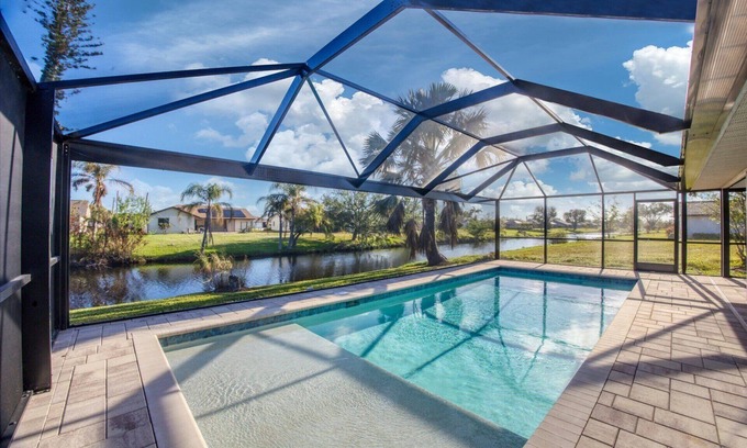 Pebble Beach Casa | Rotunda West Canal - P820941