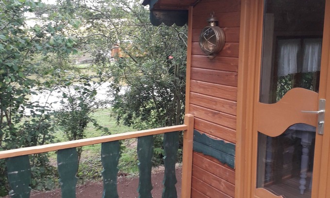 Quessoy Casa | Roulotte AU Bord D'un Etang