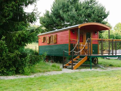 Radon Casa | Roulotte spacieuse avec terrasse, jardin et jeux, animaux acceptés - FR-1-497-130
