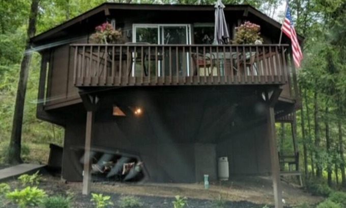 Bedford Casa | Round Cabin - 5 Min to Bedford PA - Deck - Hike- Golf