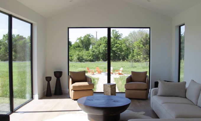 Ledbetter Otro | Round Top Area Retreat
