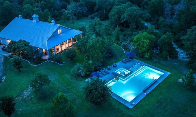 Round Top Casa | Round Top Gem | Casa Tres Hermanas | Pool + Hot Tub + Fire Pit + Grill
