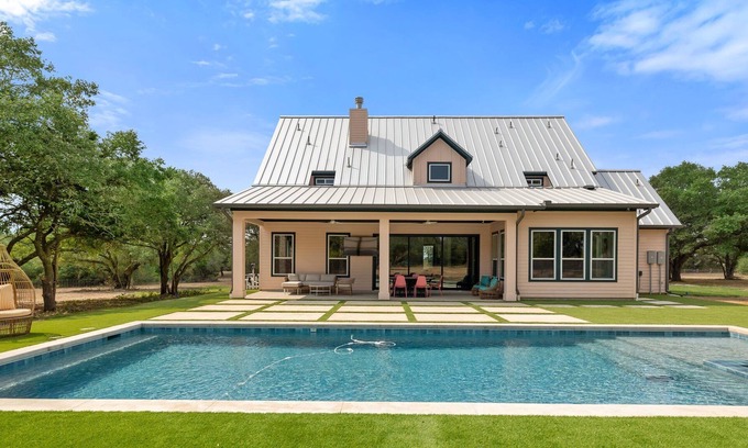Round Top Casa | Round Top Ranchette Minutes From Henkel Square - Private Pool