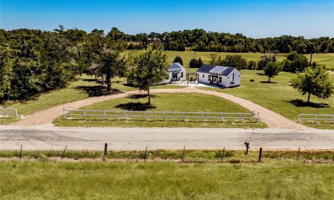 La Grange Casa | Round Top Refuge Main House