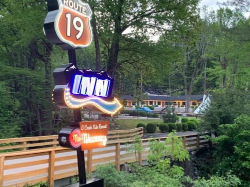 Maggie Valley Hotel | Route 19 Inn