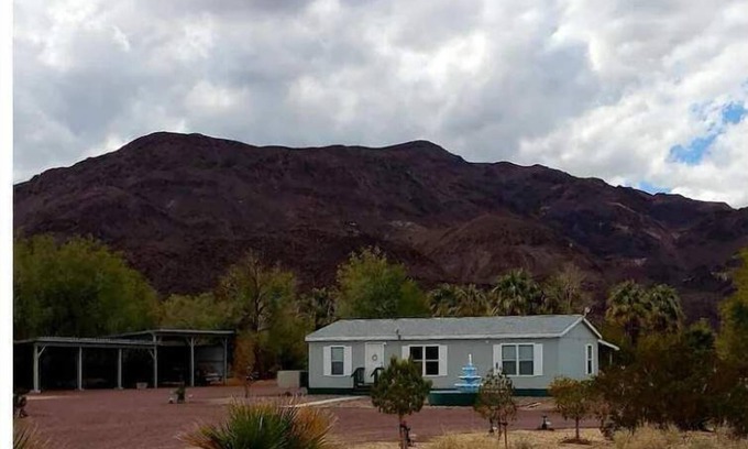 Newberry Springs Casa | Route 66 Lake House