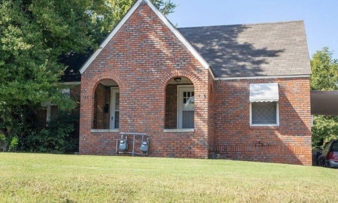 Turner Park Apartamento | Route 66, walk to Tulsa Expo Square and TU, Pet friendly duplex