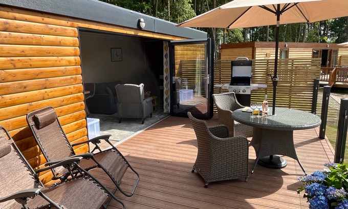 Storwood Cabina | Rowan Boutique Lodge for couples with a dog
