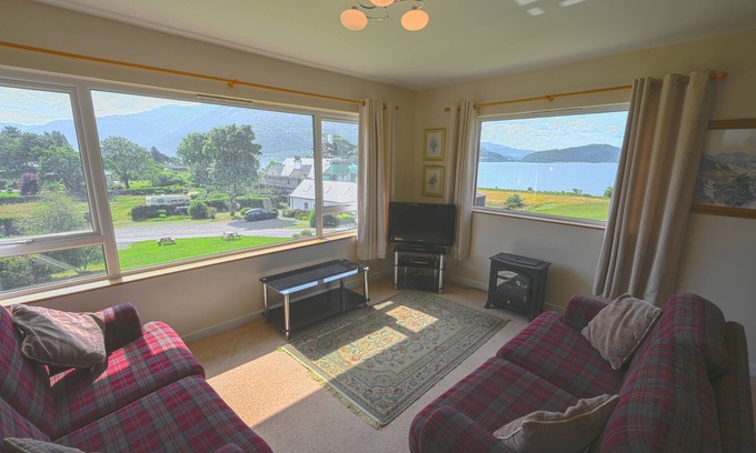 West Laroch Cabina | Rowan Cabin: The perfect Highlands Retreat
