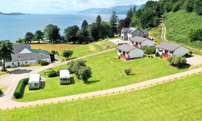 West Laroch Cabina | Rowan Cabin: The perfect Highlands Retreat