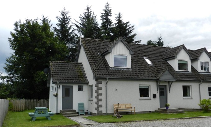 Newtonmore Casa | Rowanlea, Modern, spacious house in Newtonmore