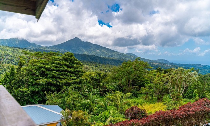 Laudat Casa | Roxy's Mountain Lodge