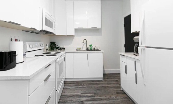 Colwood Apartamento | Royal Bay's Perfect Suite