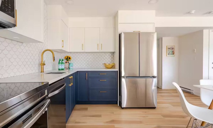 Colwood Casa | Royal Bay Vista: Coastal Living