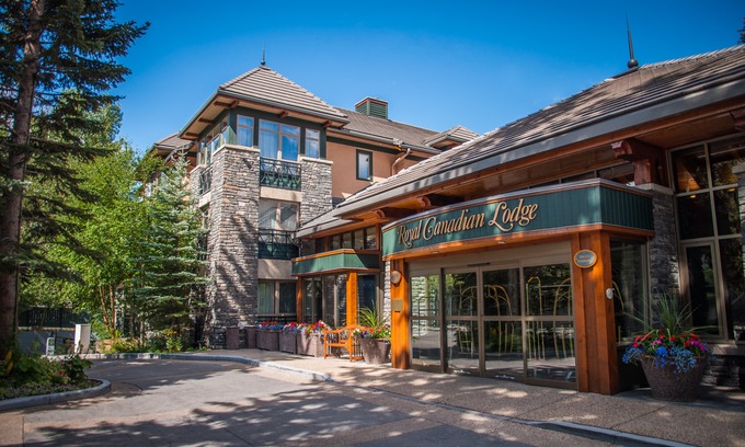 Banff Hotel | Royal Canadian Lodge