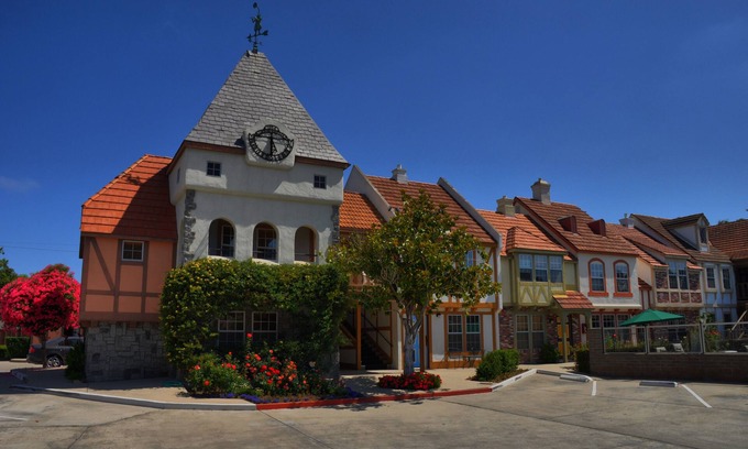 Solvang Hotel | Royal Copenhagen Inn