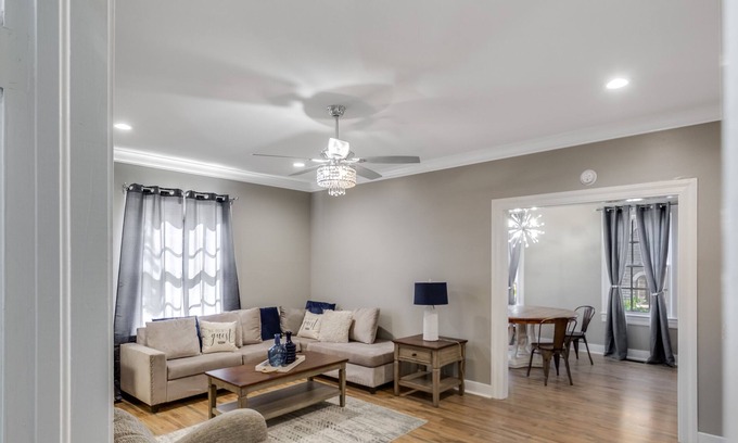 Fondren Casa | Royal Cottage!