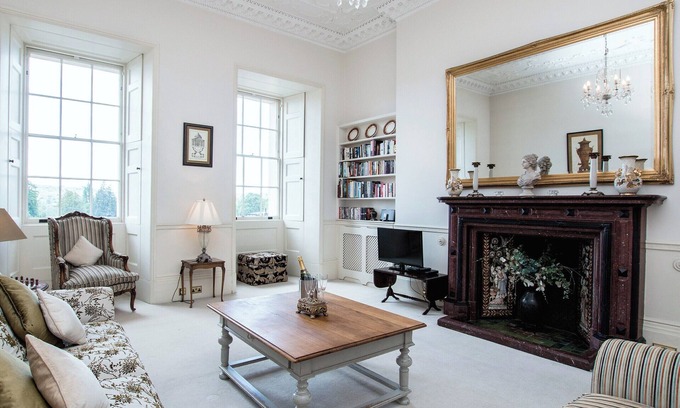 Upper Town Cabaña | Royal Crescent Apartment