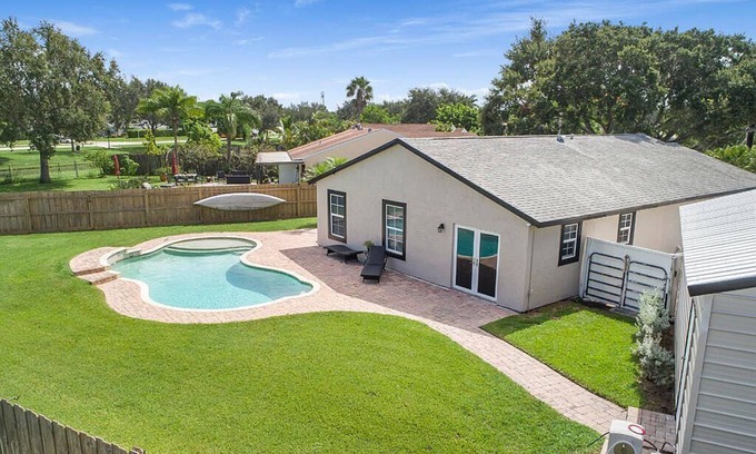 Royal Palm Beach Casa | Royal Equestrian Haven Luxury Paradise Escape