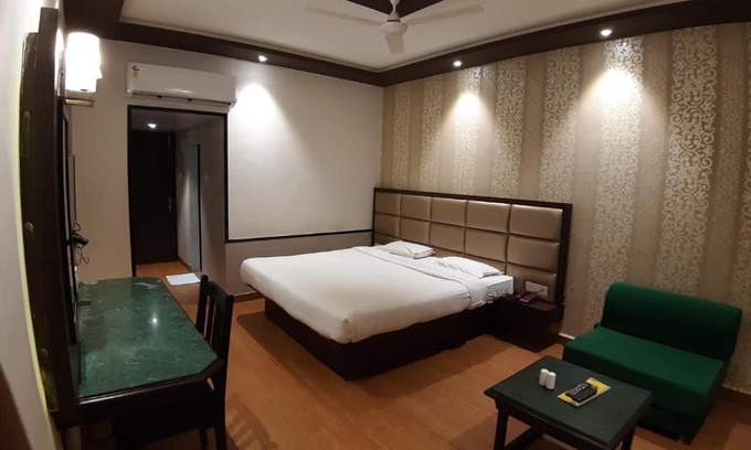Sasunavghar Complejo | Royal Garden Resort
