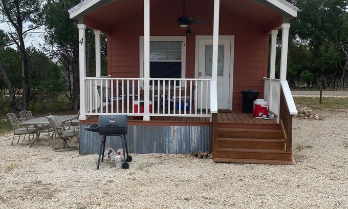 New Braunfels Cabaña | Royal Gate Retreat Unit 4