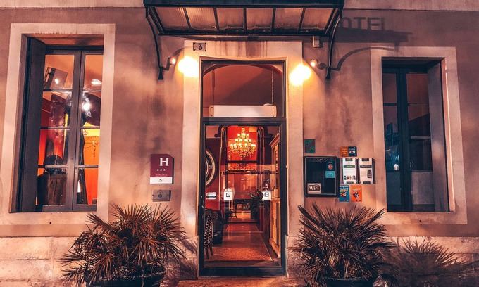 Nimes City Centre Hotel | Royal Hotel