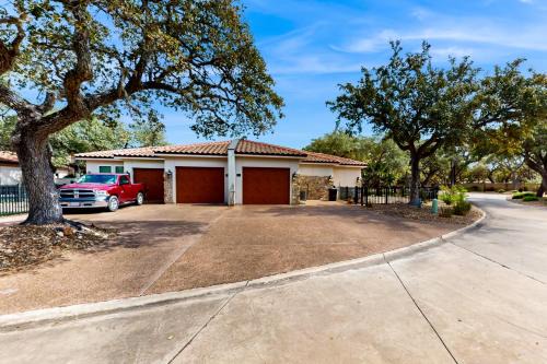 Fulton Casa | Royal Oaks Retreat
