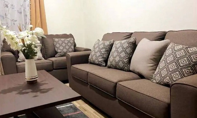 Spanish Town Casa | Royal Oasis Guest House