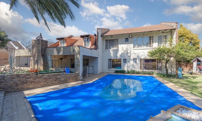 Greater Johannesburg Metropolitan Area Casa | Royal Olympia Lodges & Safaris RSA