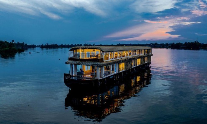 Vazhicherry Ward Alquiler De Eote | Royal Palace Houseboat