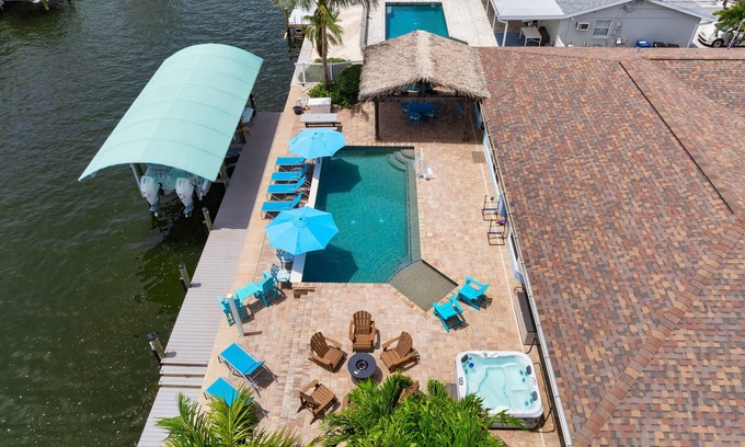 Whitney Beach Casa | ⚓Royal Palm Paradise! Waterfront, Private Pool/ Hot Tub, Boat Dock!⚓🐕