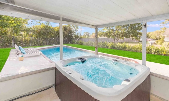 Royal Palm Beach Villa | Royal Retreat - Sparkling Blue Pool And Spa