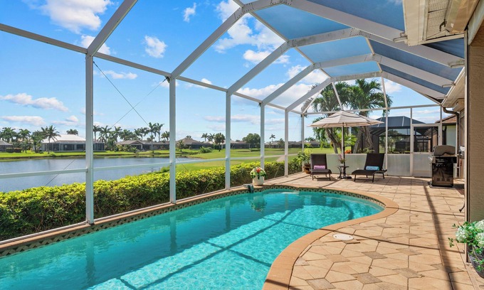 Cape Coral Casa | Royal Sereni Tee - Cape Royal Golf Community