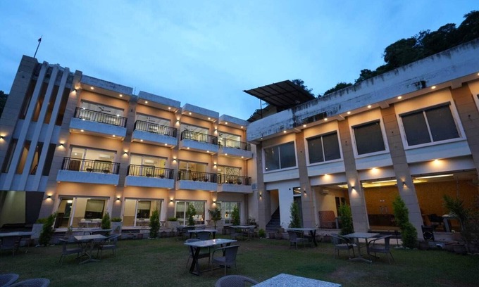 Kumarhatti Hotel | Royal suites Chakki Morh