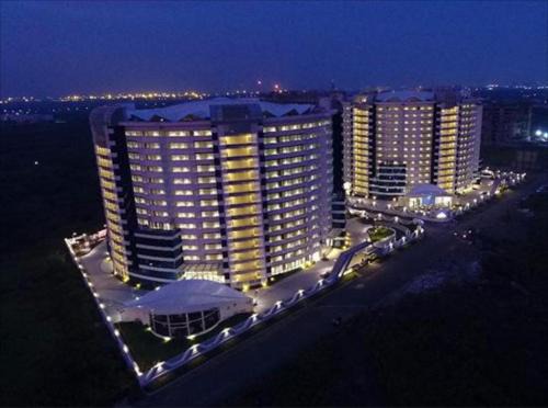 Dumas Apartamento | Royal treats at Rajhans Belliza Near Airport