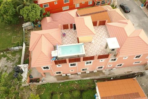 Spanish Town Apartamento | Royal Vybez Vacation Homes