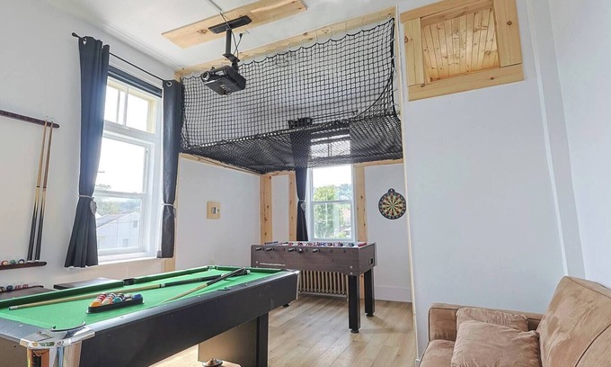 Beaupre Casa | Royale 1918–6bdr, game room, net, pool & more