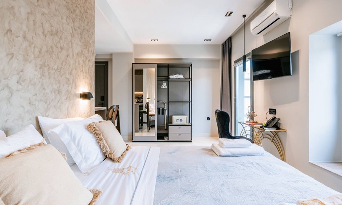 Psirri Hotel | Royalty Suites Psyrri