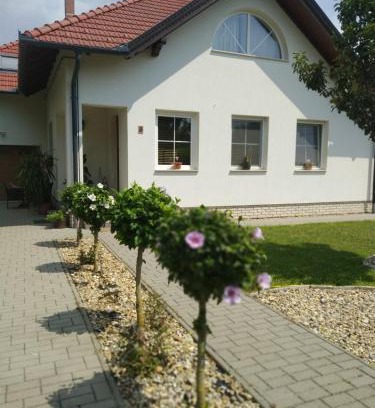 Gyoparosfuerdo Casa | Rozmaring Vendégház